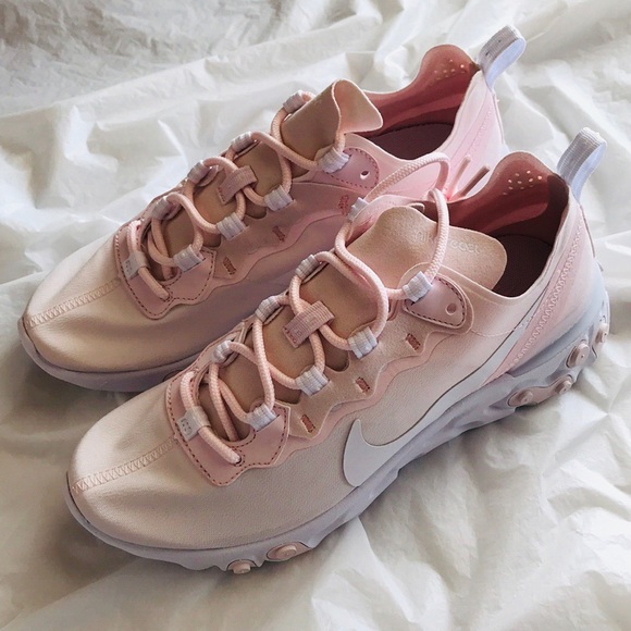 pink nike element